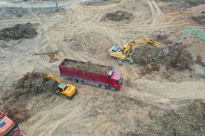 長安鎮(zhèn)步步高學(xué)校意向地塊土石方工程有序推進(jìn)，為優(yōu)質(zhì)教育奠基